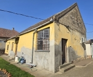 Kunbaja Üzlethelyiség