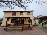 For sale family house Pécel, 234m2