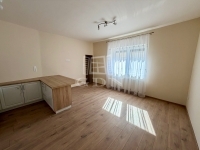 Vác Lakás (téglaépítésű)