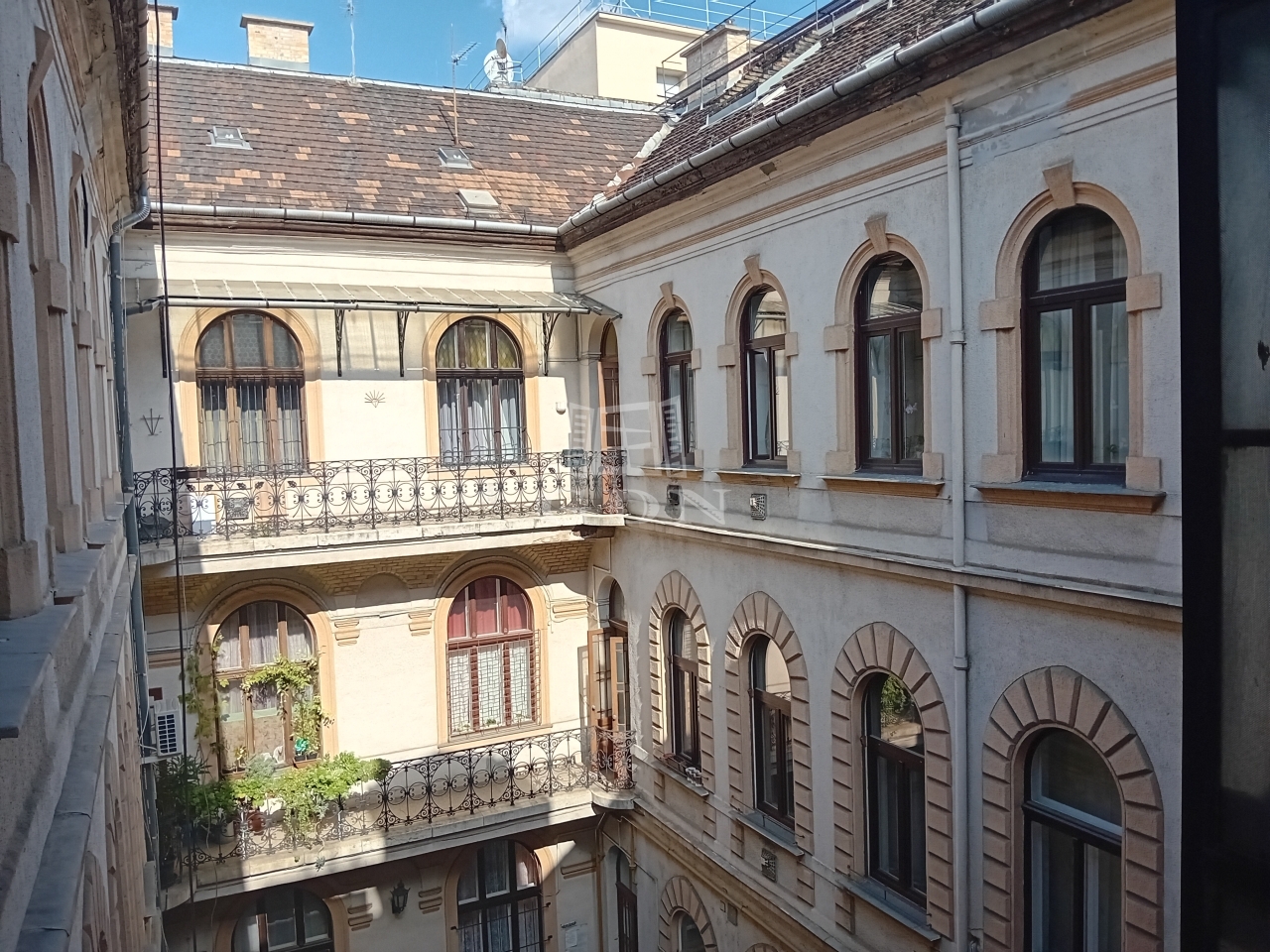 Vânzare Budapest VII. kerület Locuinta (caramida)