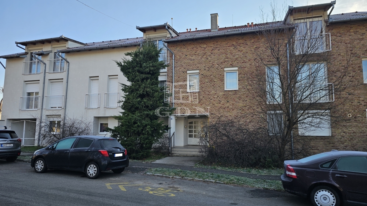 Miete Pécs Wohnung (Ziegel)