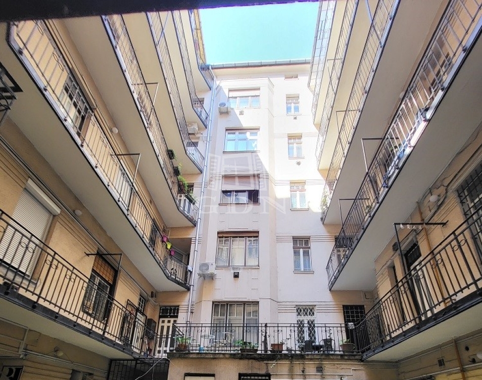 Продается Budapest VIII. kerület Квартира (кирпичная)