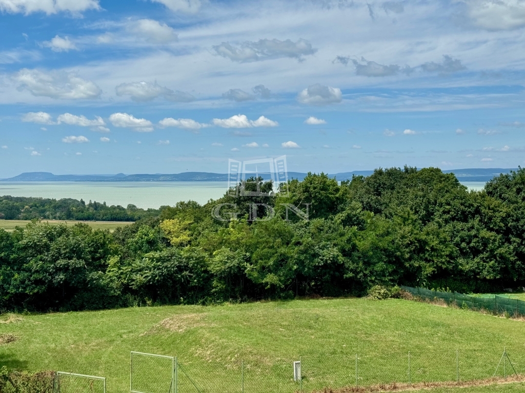 Eladó Balatonföldvár Családi ház