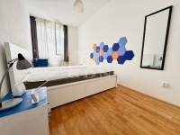 Szentendre Lakás (csúsztatott zsalu)