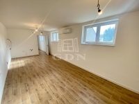 Vác Üzlethelyiség